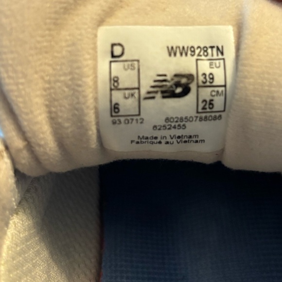 New Balance suede and mesh uppers, walking shoes size 8 - Picture 4 of 7